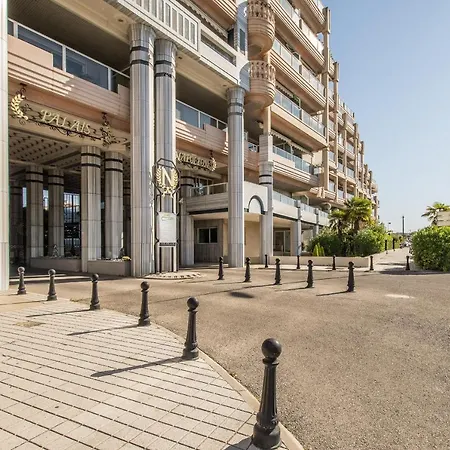 Апартаменты Le Palais Napoleon Гольф-Жуан