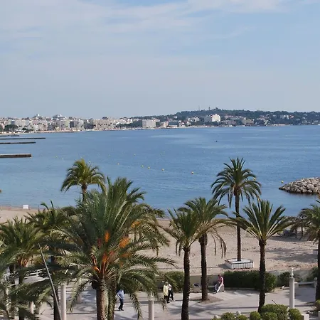 Le Palais Napoleon *